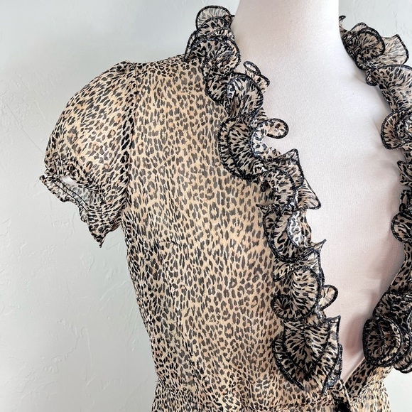 Y2k Sunny Leigh Leopard Print Sheer Ruffle Front Half Button Down V Neck Top - Picture 5 of 11